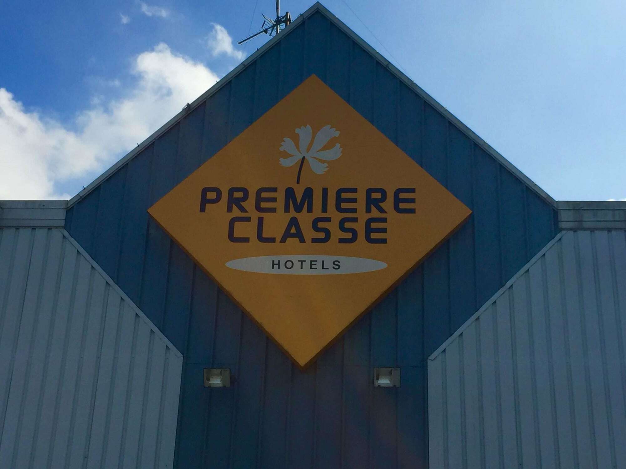 Premiere Classe Valenciennes Sud - Rouvignies Prouvy Bagian luar foto